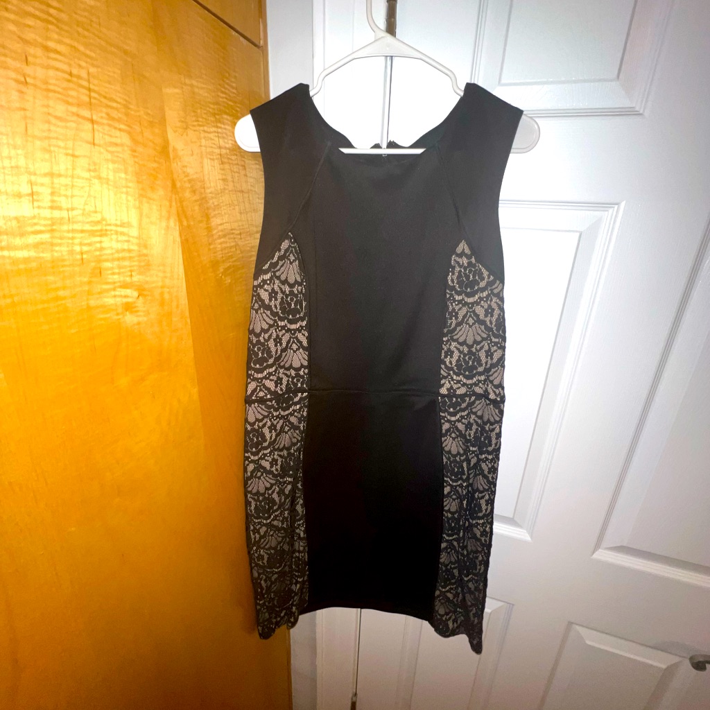 Simple & Black
